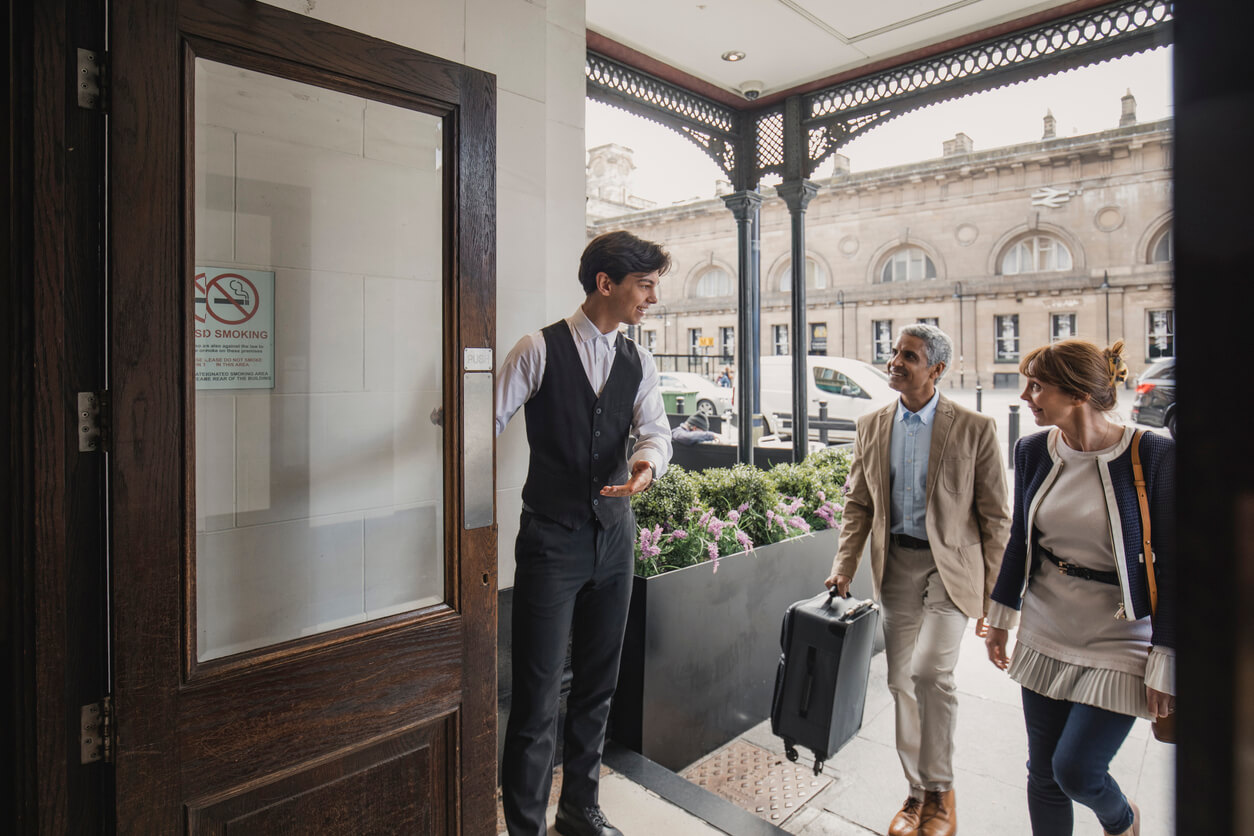 types-of-hotel-guests types-of-hotel-guests